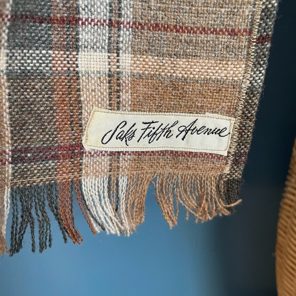 Vintage Saks Fifth Avenue Tan Brown Plaid Scarf 11x54 EUC Unisex - Picture 4 of 6